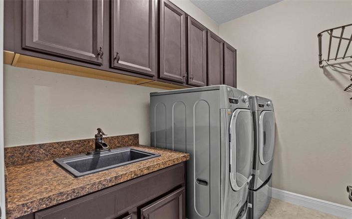 Image No.30-7 Bed Property for sale