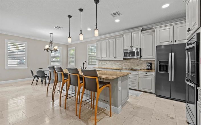 Image No.5-7 Bed Property for sale