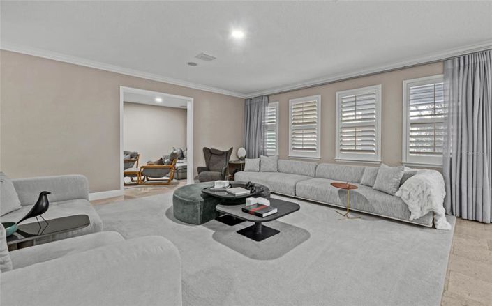 Image No.9-7 Bed Property for sale