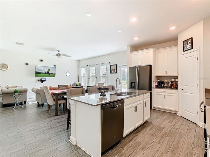 Image No.17-3 Bed Property for sale