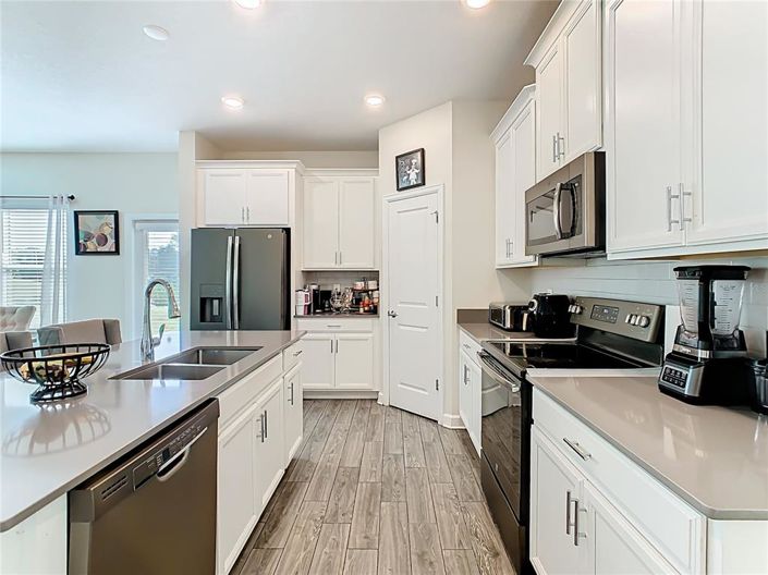 Image No.3-3 Bed Property for sale