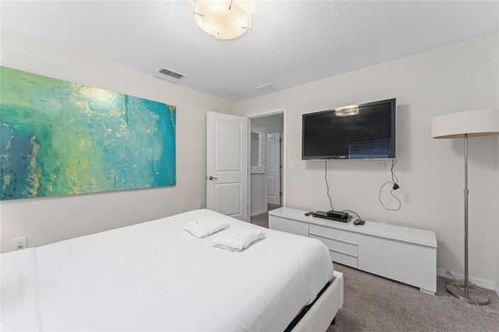 Image No.28-5 Bed Townhouse for sale