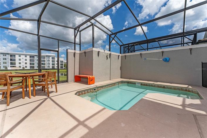 Image No.35-5 Bed Townhouse for sale