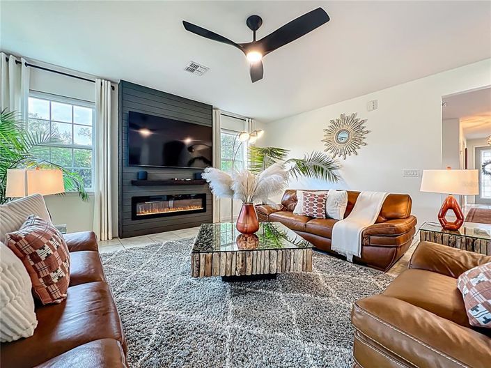 Image No.11-5 Bed Property for sale