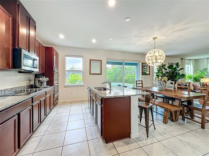 Image No.16-5 Bed Property for sale