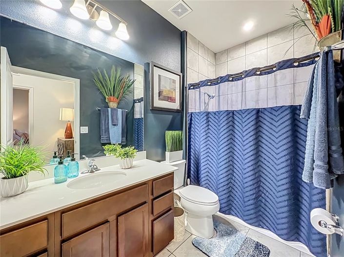 Image No.28-5 Bed Property for sale