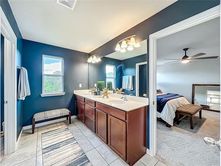 Image No.47-5 Bed Property for sale