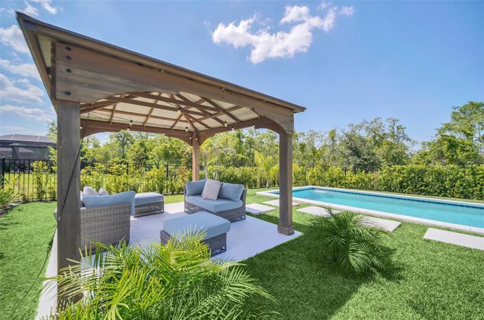 Image No.60-5 Bed Property for sale