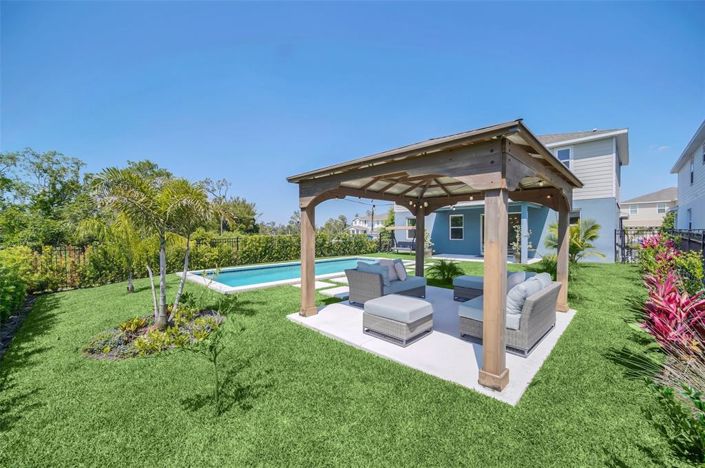 Image No.61-5 Bed Property for sale