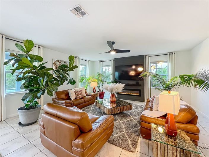 Image No.8-5 Bed Property for sale