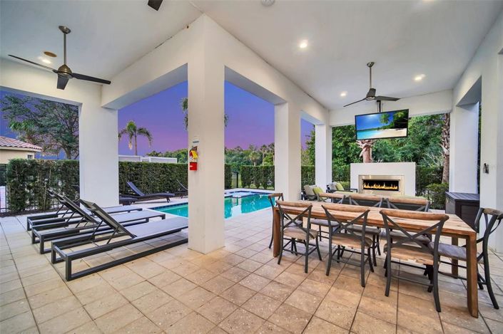 Image No.26-5 Bed Property for sale