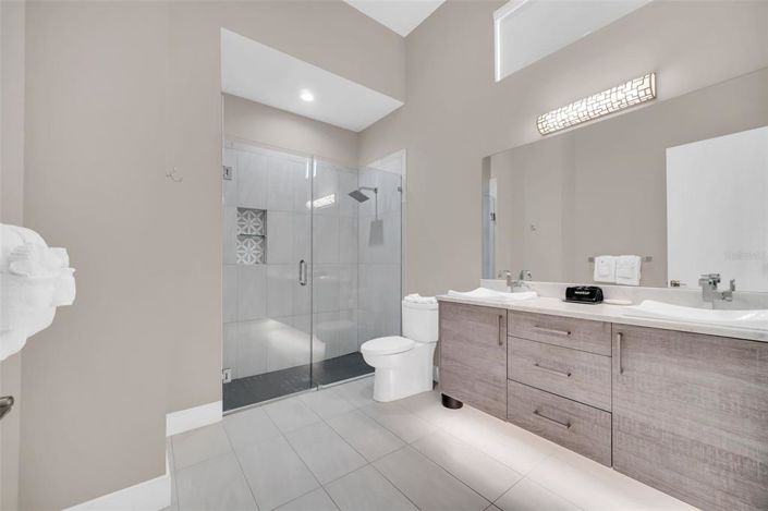 Image No.61-5 Bed Property for sale