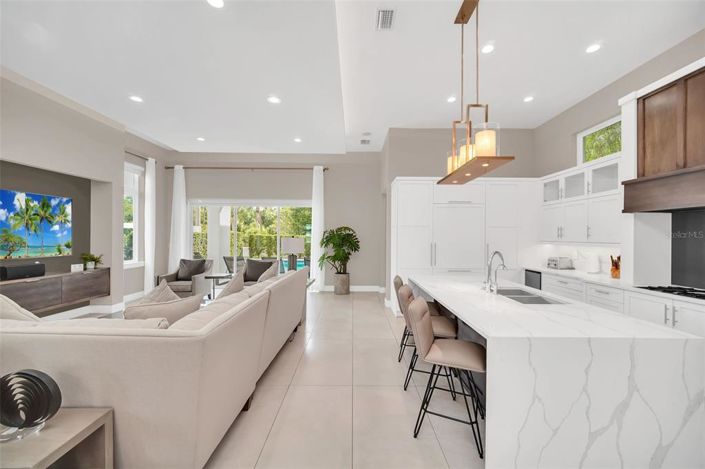 Image No.7-5 Bed Property for sale