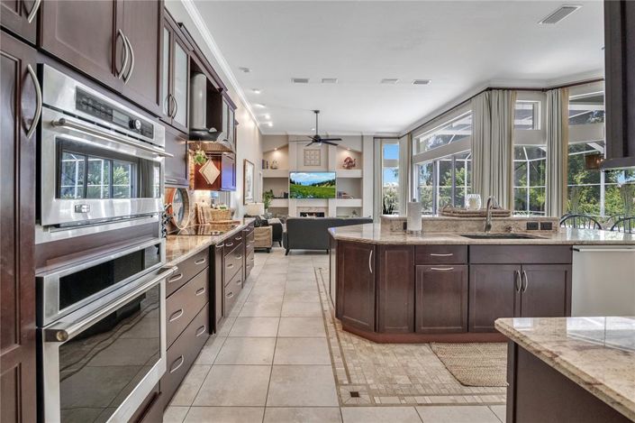 Image No.10-4 Bed Property for sale