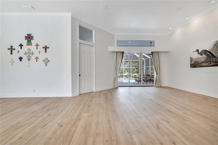 Image No.19-4 Bed Property for sale