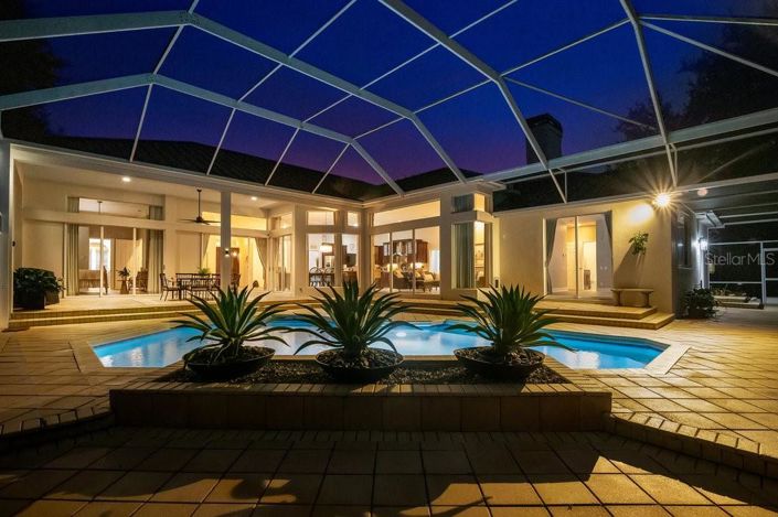 Image No.2-4 Bed Property for sale