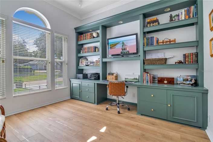 Image No.26-4 Bed Property for sale