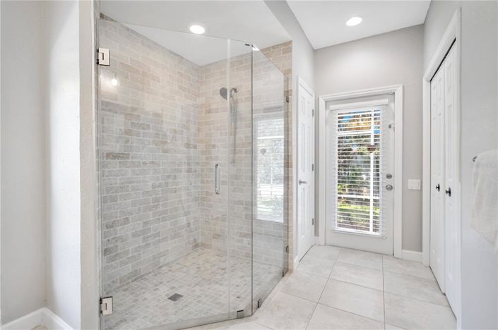 Image No.40-4 Bed Property for sale