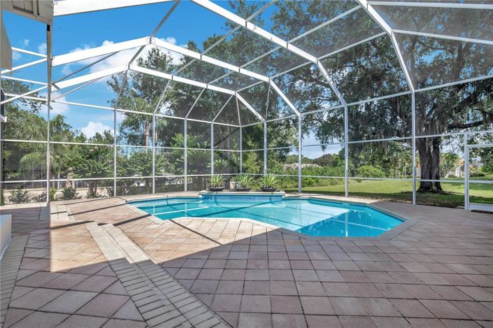 Image No.43-4 Bed Property for sale