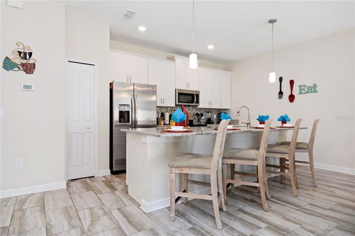 Image No.17-4 Bed Townhouse for sale