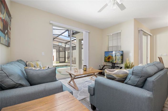 Image No.20-4 Bed Townhouse for sale