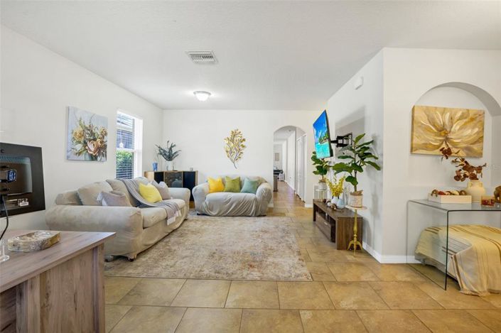 Image No.7-4 Bed Property for sale