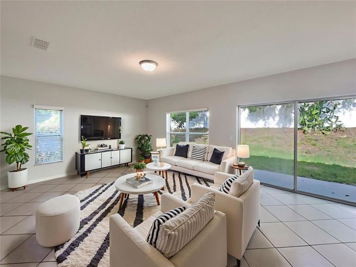 Image No.2-Propriété de 4 chambres à vendre à Davenport