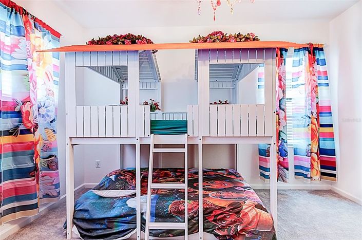 Image No.43-10 Bed Property for sale