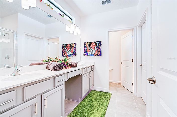 Image No.45-10 Bed Property for sale