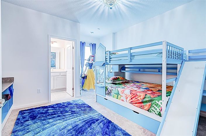 Image No.48-10 Bed Property for sale