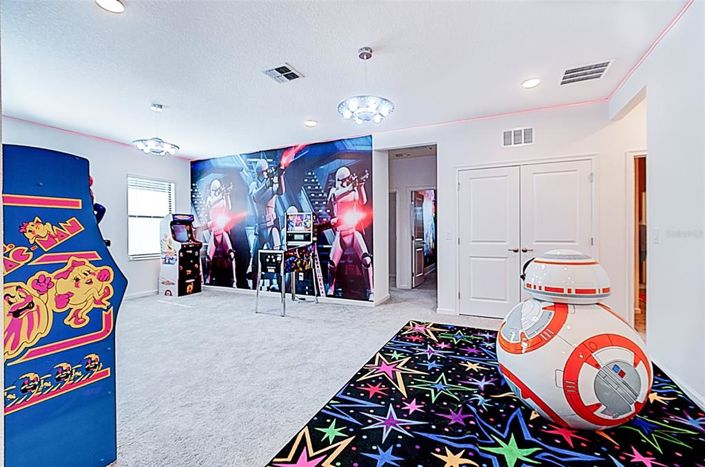 Image No.60-10 Bed Property for sale