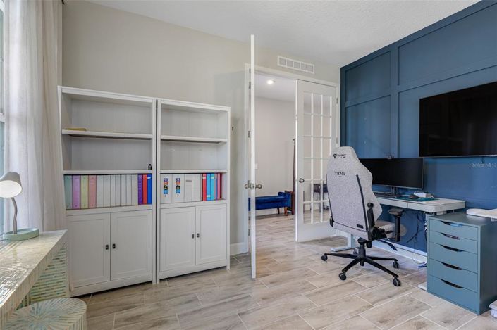 Image No.12-5 Bed Property for sale