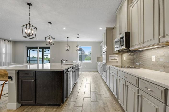 Image No.20-5 Bed Property for sale