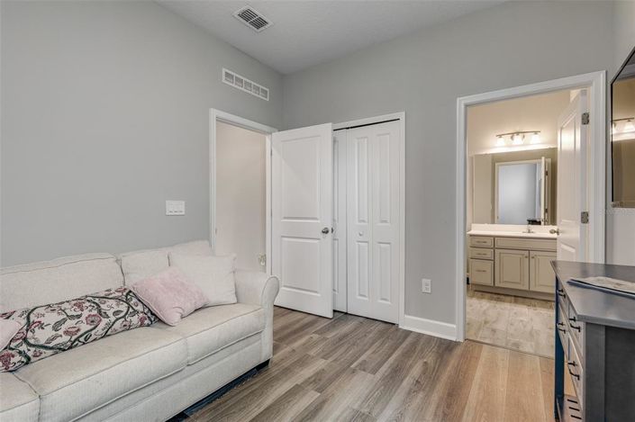 Image No.24-5 Bed Property for sale