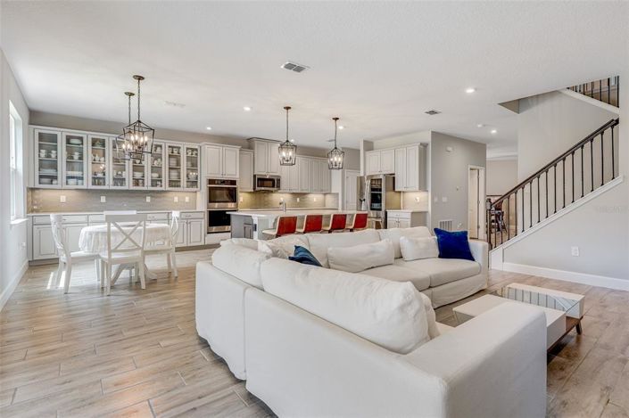 Image No.27-5 Bed Property for sale