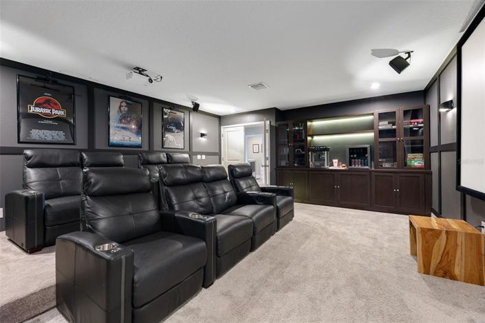 Image No.28-5 Bed Property for sale