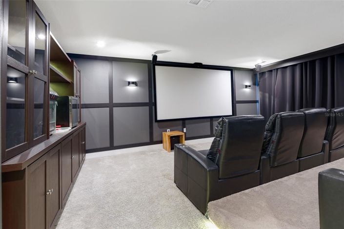 Image No.30-5 Bed Property for sale