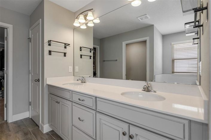 Image No.40-5 Bed Property for sale