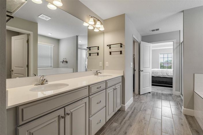 Image No.41-5 Bed Property for sale