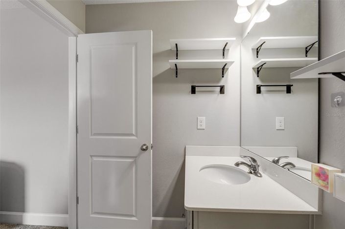 Image No.60-5 Bed Property for sale