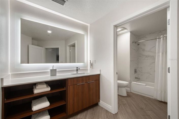 Image No.8-2 Bed Property for sale