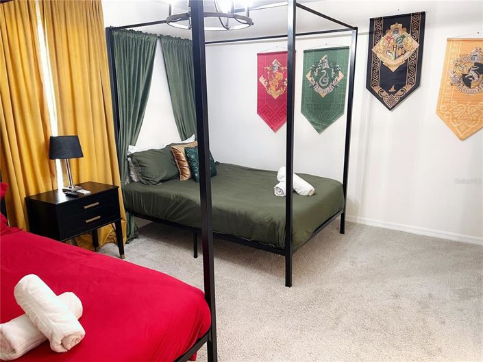 Image No.17-7 Bed Property for sale