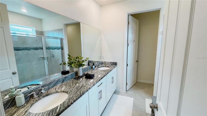 Image No.55-7 Bed Property for sale