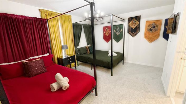 Image No.56-7 Bed Property for sale