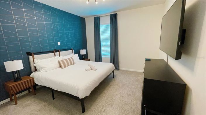 Image No.66-7 Bed Property for sale