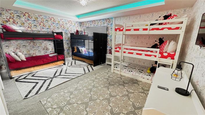 Image No.67-7 Bed Property for sale