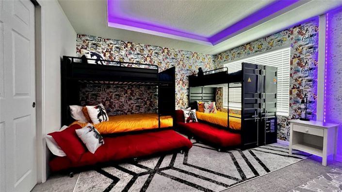 Image No.90-7 Bed Property for sale