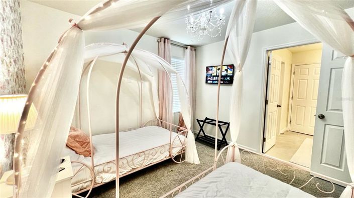 Image No.95-7 Bed Property for sale