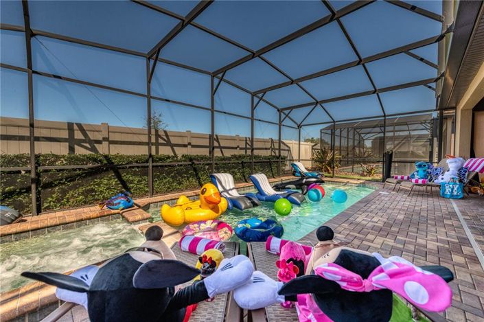 Image No.45-8 Bed Property for sale