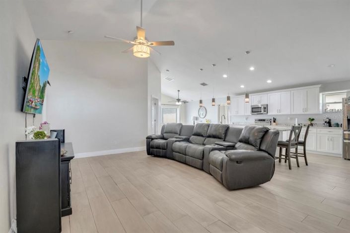 Image No.6-Propriété de 4 chambres à vendre à Davenport